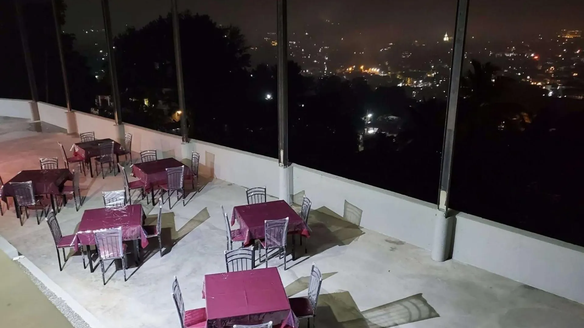 Kandy Panoramic Mpm Deluxe Suit Air-Conditioned - 4A1 Affittacamere